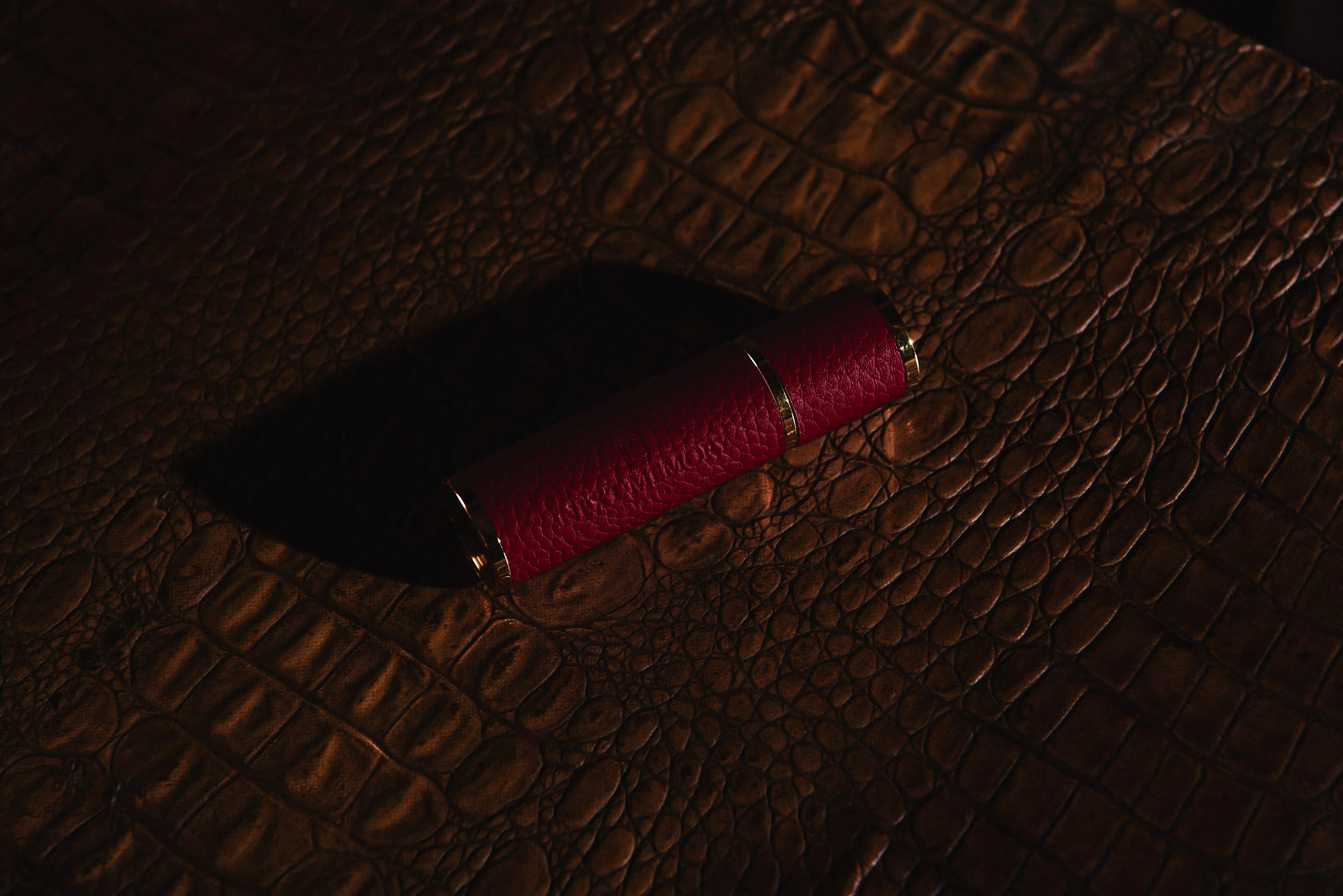 Elegant refillable leather travel spray bottle – 5ml portable perfume atomizer for travel and everyday use.