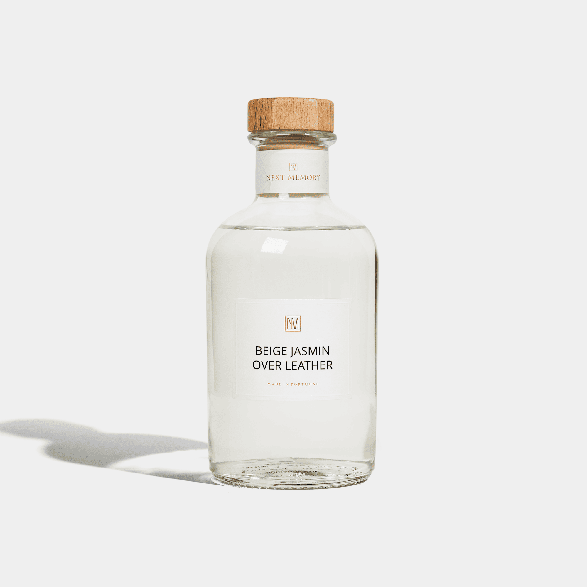 DiffuserMedium_BeigeJasminOverLeather