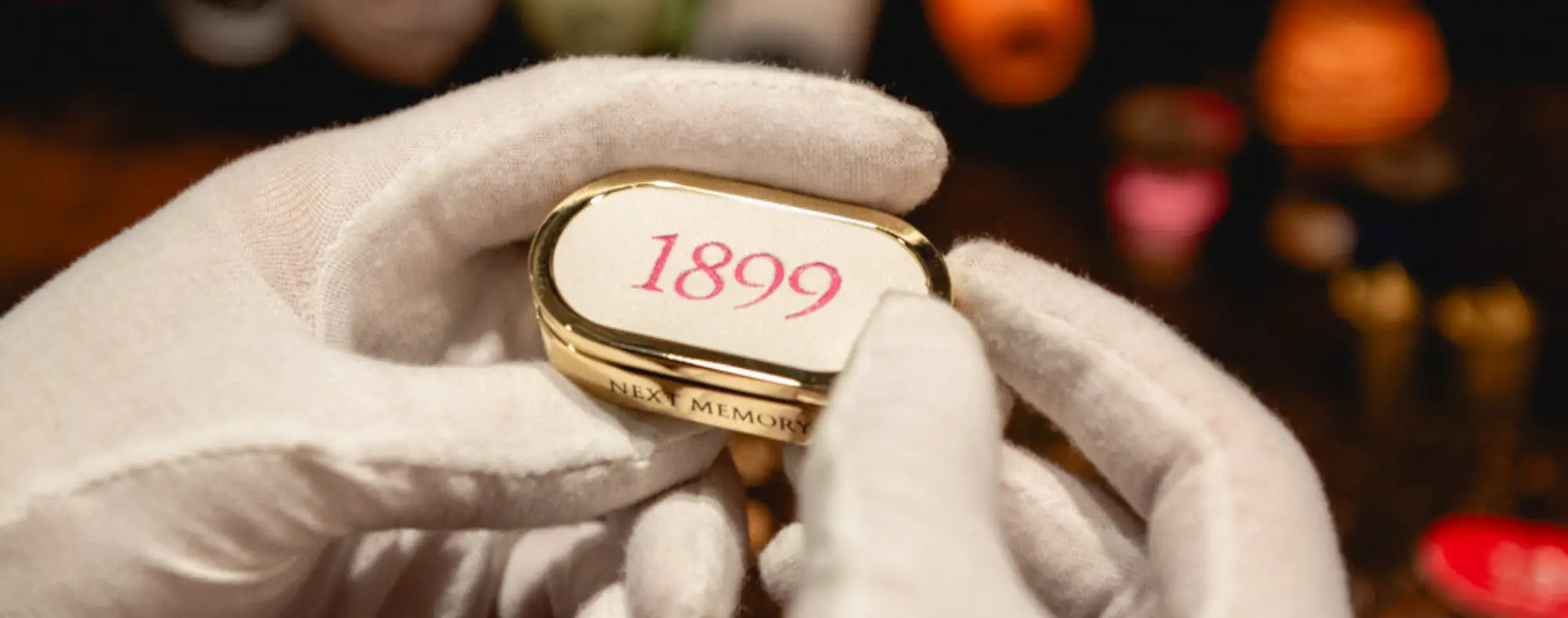 enrgraving desk banner with solid perfume case