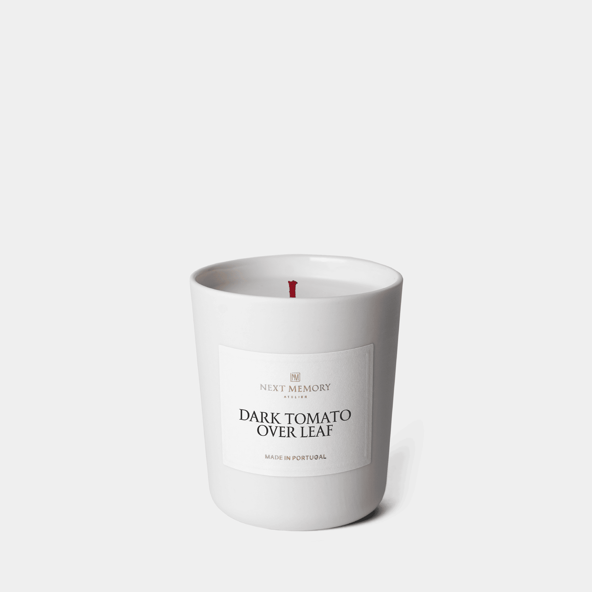 dark tomato over leaf small scented candle