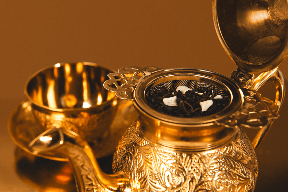 GOLDEN TEA TINS