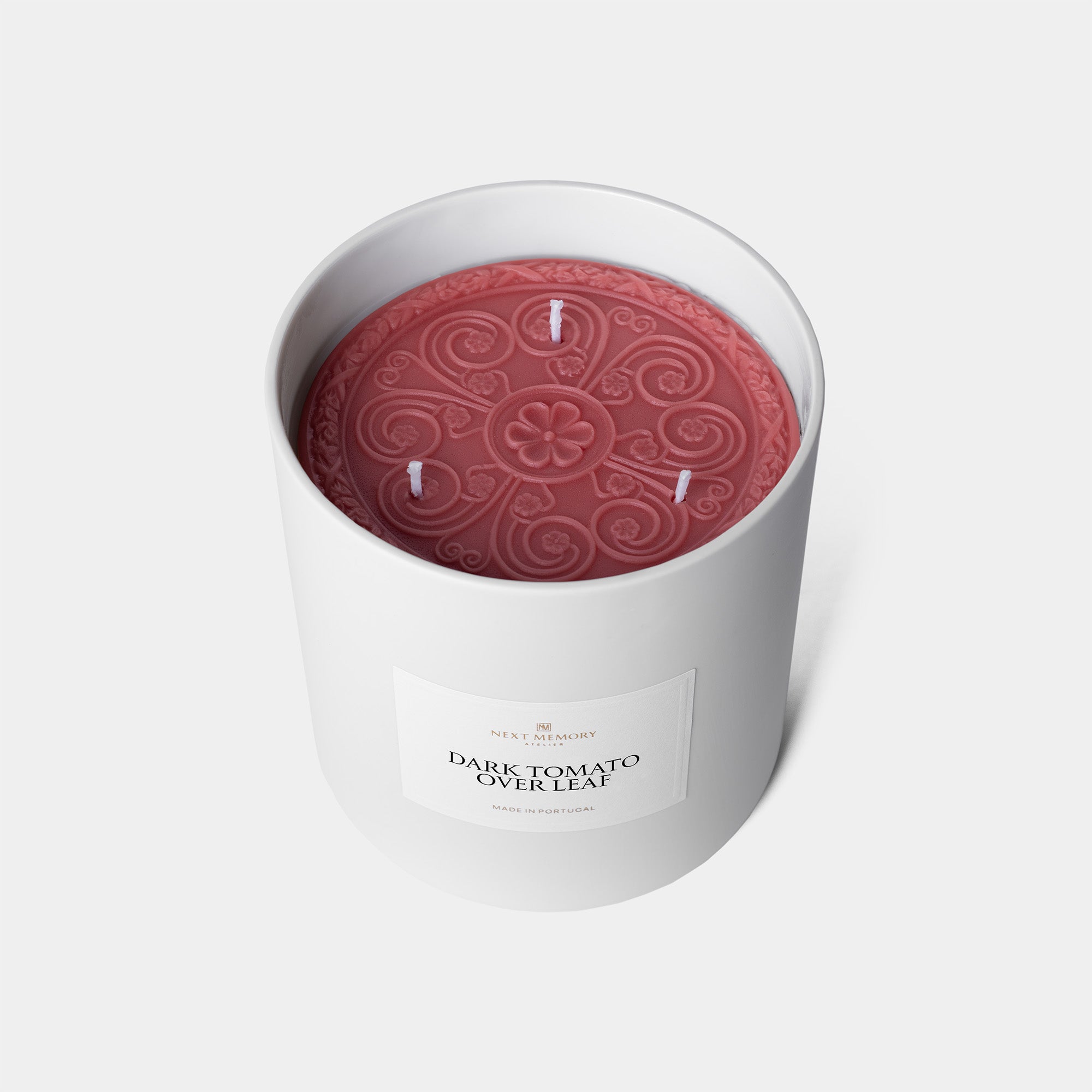 dark tomato over leaf grand medallion top view