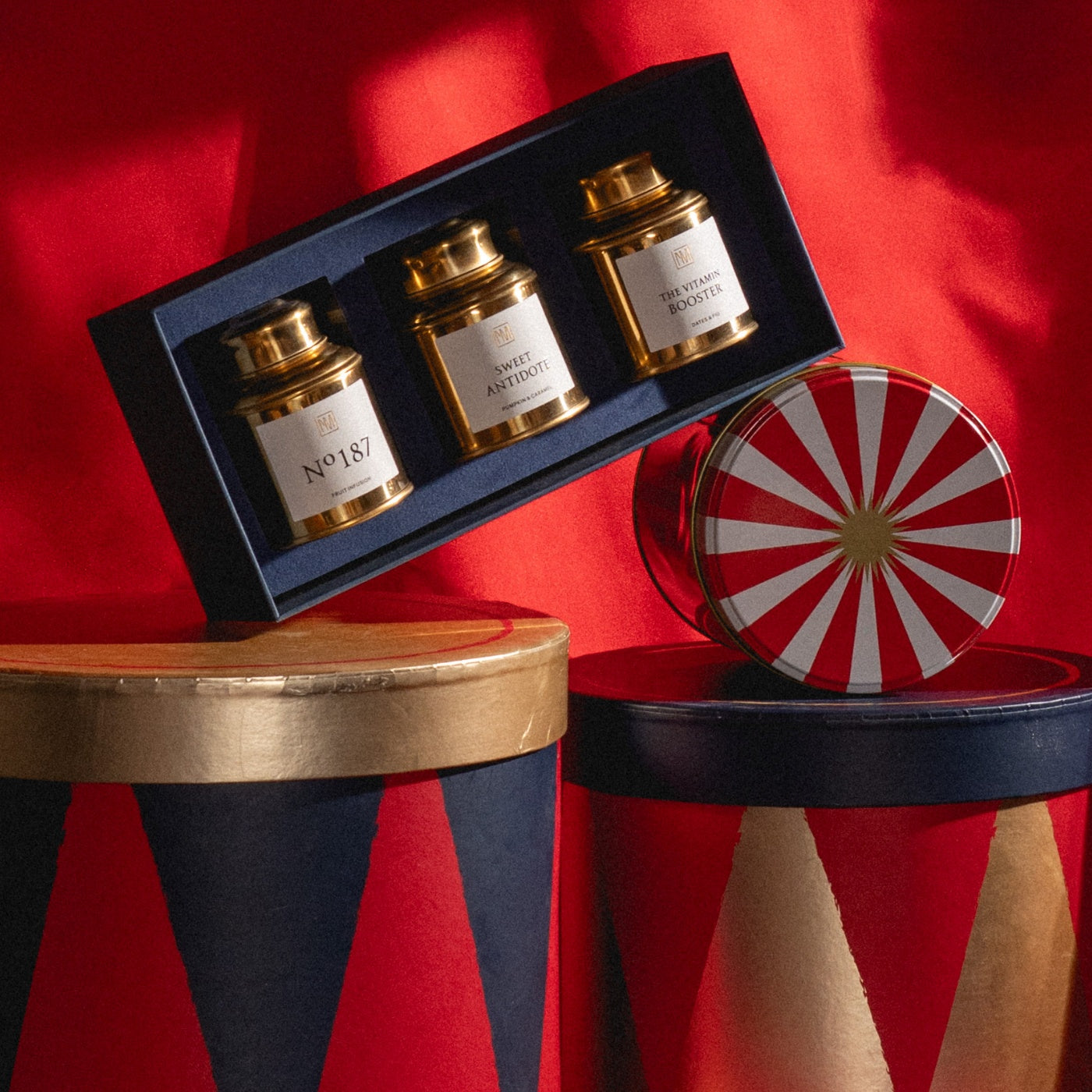 Das goldene Teedosen-Trio